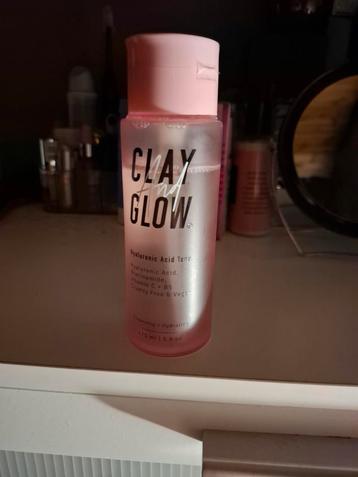 Clay and glow  beschikbaar voor biedingen