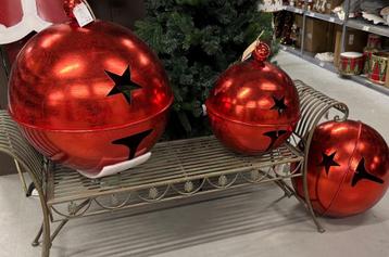 KERSTDECORATIE BAL Ø 62 / Ø 52 / Ø 42 CM ROOD METAAL beschikbaar voor biedingen