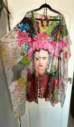 Kimono Frida print + haar kransje  , one size, Kleding | Dames, Overige Dameskleding, Kitsch & pop, Ophalen of Verzenden, Gedragen