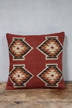 Kleurrijk Kelim Kussen Vintage Look Landelijk Sierkussen, Ophalen of Verzenden, Nieuw, Rood, Vierkant
