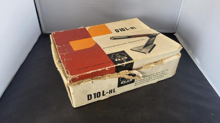 AKG Dynamische microfoon D10L-HL met tafelstandaard, Muziek en Instrumenten, Microfoons, Gebruikt, Overige typen, Ophalen of Verzenden