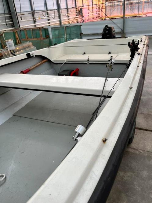 Leuk vis bootje, Watersport en Boten, Vis- en Consoleboten, Zo goed als nieuw, Tot 10 pk, 3 tot 6 meter, Benzine, Buitenboordmotor