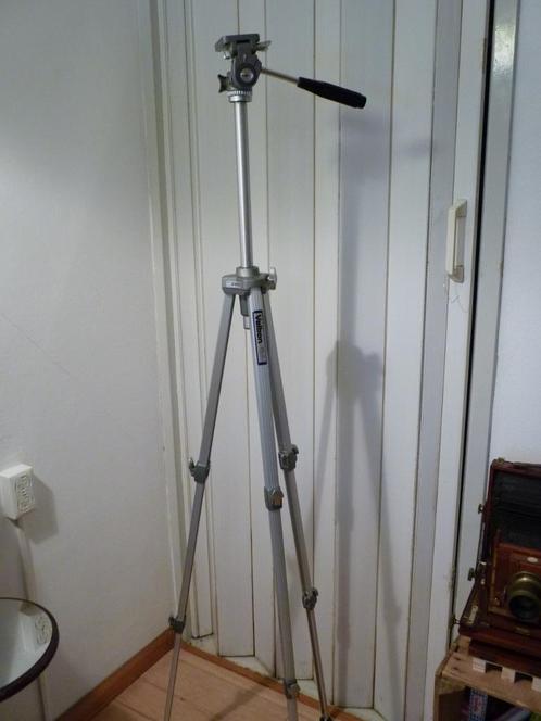 Velbon VE-3  statief      143-154max, 57cm min., 3-poot, Audio, Tv en Foto, Fotografie | Statieven en Balhoofden, Zo goed als nieuw