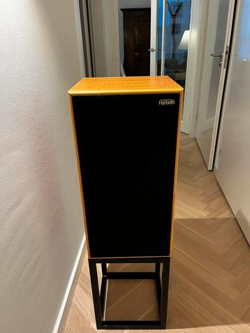 Harbeth Super HL 5 ( paar) met standaard. beschikbaar voor biedingen
