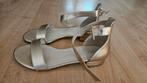 Platte sandalen, goudkleurig, Ophalen of Verzenden, Zo goed als nieuw