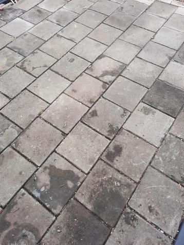 Betontegels 30x30cm - ca. 80 stuks beschikbaar voor biedingen