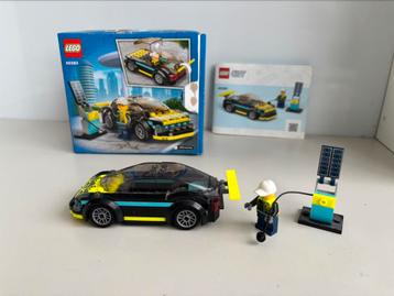Lego City auto 60383 leeftijd 5+ beschikbaar voor biedingen