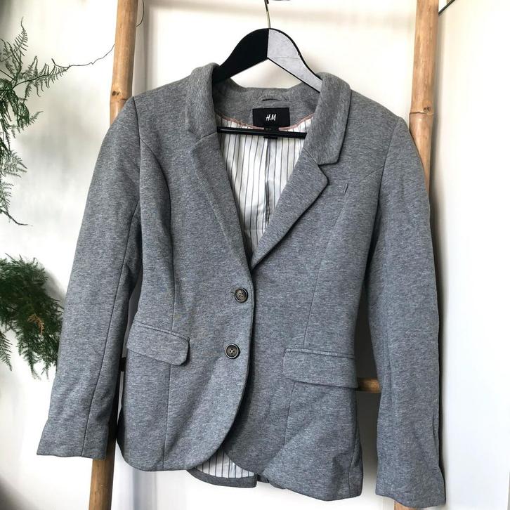 Grijze H&M Blazer - Maat XS, Kleding | Dames, Jasjes, Kostuums en Pakken, Zo goed als nieuw, Jasje, Maat 34 (XS) of kleiner, Grijs