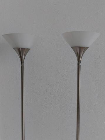 Twee mooie, stalen design lampen (Premium Dutch Brand). beschikbaar voor biedingen
