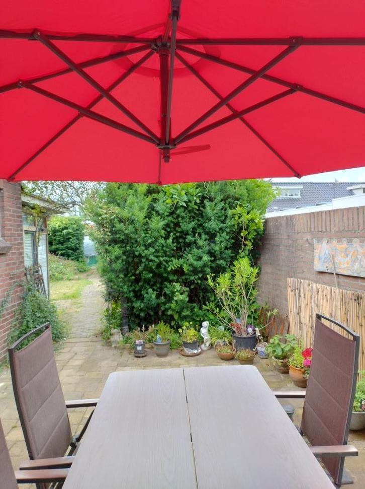 Luxe zweefparasol Ø 300 cm, Tuin en Terras, Parasols, Gebruikt, Zweefparasol, 3 tot 4 meter, Kantelbaar, Verstelbaar, Waterdicht