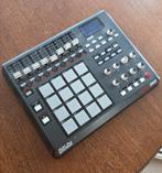 AKAI MPD32 MIDI Controller, Muziek en Instrumenten, Midi-apparatuur, Ophalen, Zo goed als nieuw