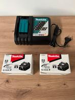 NIEUWE set Makita 5Ah 18V Accu’s 2 Stuks + Nieuwe Oplader, Doe-het-zelf en Verbouw, Ophalen, Nieuw