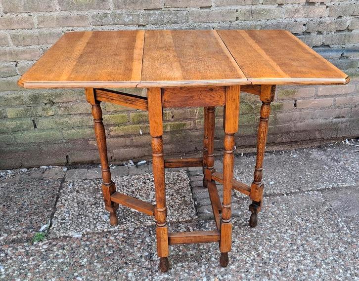 Tafel.  ANTIQUE OAK DROP LEAF TABLE.  Ca 1900. 87/61/73 cm, Antiek en Kunst, Antiek | Meubels | Tafels, Ophalen