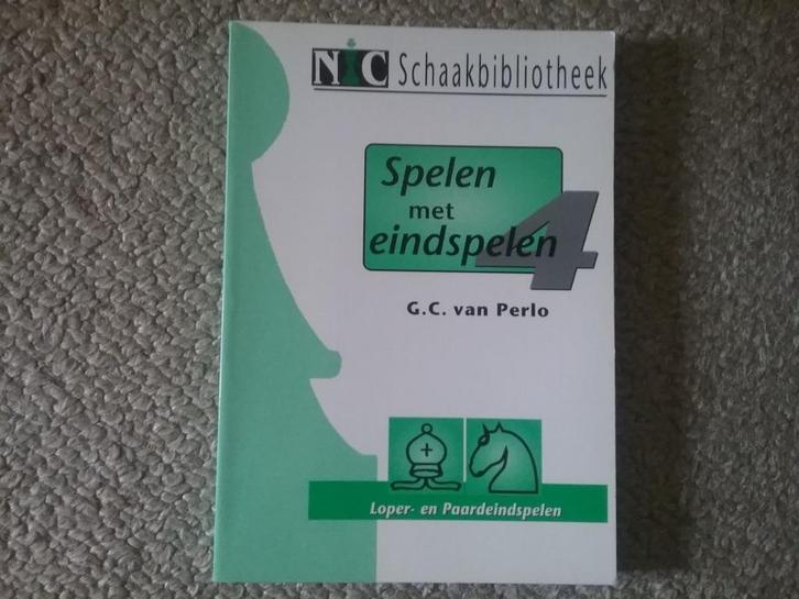 Spelen met eindspelen - loper & paard / GC v Perlo (schaken), Boeken, Sportboeken, Zo goed als nieuw, Denksport, Ophalen of Verzenden