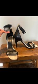 Versace heels maat 40 (39), Kleding | Dames, Schoenen, Zwart, Ophalen of Verzenden, Versace, Schoenen met hoge hakken