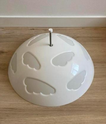 Skojig Ikea plafondlamp wolken kinderkamer 