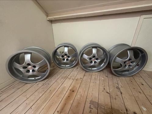 OZ Racing Vulcano 17“ 5x100 ET35 Refurbished & Gepoedercoat., Auto diversen, Velgenbomen, Zo goed als nieuw, Ophalen of Verzenden