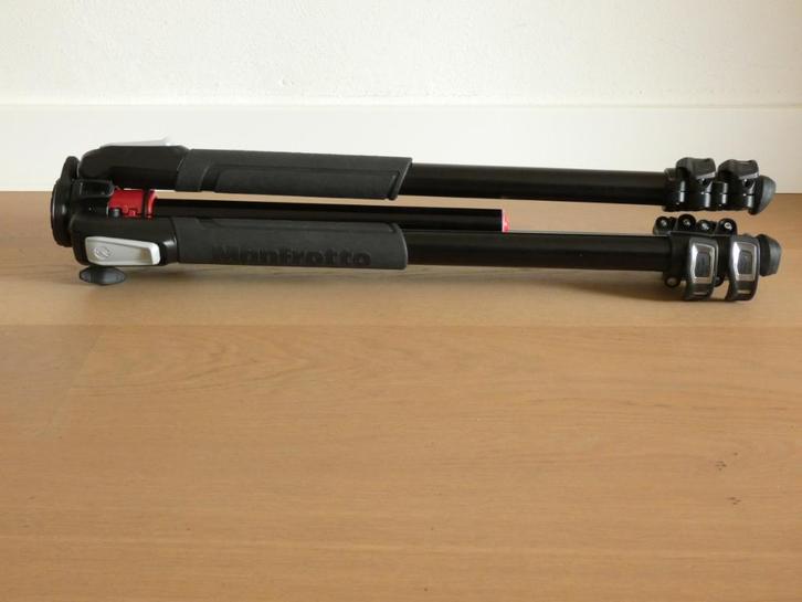 Manfrotto MT055XPRO3 statief met 3 secties en balhoofd, Audio, Tv en Foto, Fotografie | Statieven en Balhoofden, Zo goed als nieuw