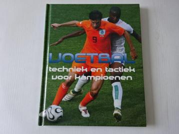 VOETBAL techniek en tactiek voor kampioenen beschikbaar voor biedingen