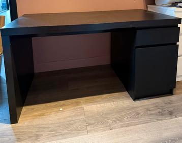 Bureau beschikbaar voor biedingen