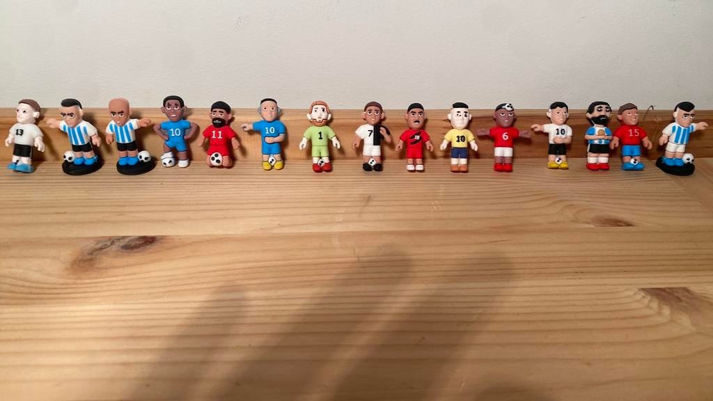 Footbal spelers over de wereld in het klein, Ophalen of Verzenden, Zo goed als nieuw, Verschillende Smurfen