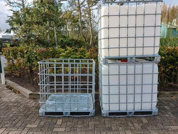 IBC kratten met 1000 Ltr binnenbak. in goede staat.  beschikbaar voor biedingen