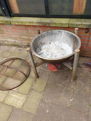 BBQ/ Vuurschaal beschikbaar voor biedingen