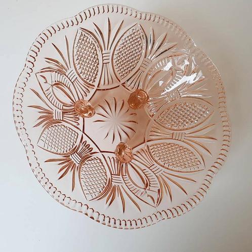 Grote roze schaal van geslepen glas, Huis en Inrichting, Keuken | Servies, Zo goed als nieuw, Schaal of Schalen, Effen, Glas, Ophalen of Verzenden