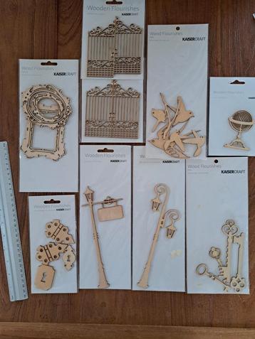 9x HOUT EMBELLISHMENT KAISERCRAFT VERSIERING MIXED MEDIA  beschikbaar voor biedingen