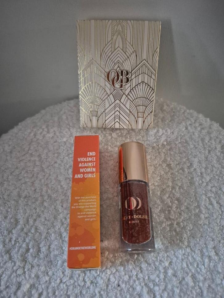 Olcay Gulsen Makeup, Glow Heart Keychain Highlighter, lipoil, Sieraden, Tassen en Uiterlijk, Uiterlijk | Cosmetica en Make-up