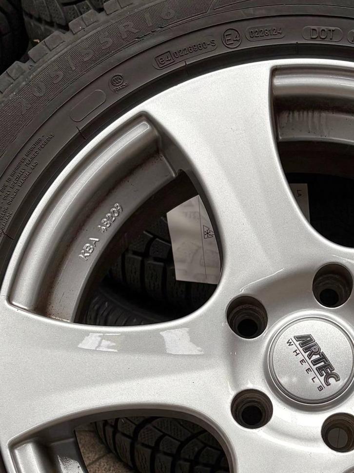 Set 16 inch velgen met winterbanden 205/55R16 Golf - Octavia, Auto-onderdelen, Banden en Velgen, Banden en Velgen, Winterbanden