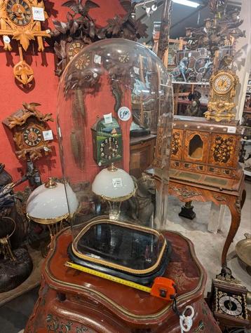 Grote antieke glazen stolp 65 cm hoog. €150 beschikbaar voor biedingen