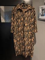 Mooij travel stof jurk maat 44, Kleding | Dames, Jurken, Bruin, Mooij, Maat 42/44 (L), Ophalen of Verzenden
