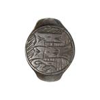 Bodemvondst middeleeuwse zilveren zegelring agnus dei, Antiek en Kunst, Verzenden, Zilver