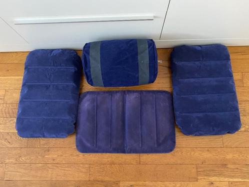 Intex kussens en Tenthaken.en camping picknick set., Caravans en Kamperen, Tentaccessoires, Zo goed als nieuw, Ophalen of Verzenden