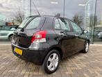 Toyota Yaris 1.3 VVTi automaat Aspiration, Navi, Bluetooth,, Auto's, Toyota, Gebruikt, 4 cilinders, Elektrische ramen, Zwart