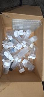 Flesjes en bakjes, Ophalen, Kooi-accessoires