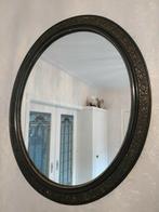 Vrij grote antieke ovale spiegel zwart goud bewerkte rand, Antiek en Kunst, Antiek | Spiegels, Minder dan 100 cm, Ophalen of Verzenden