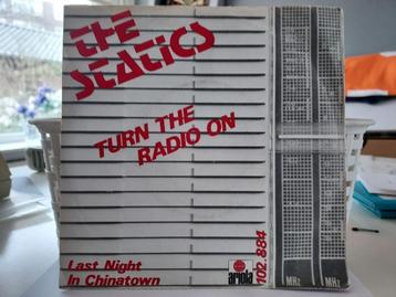 7" Single Statics - Turn The Radio On / Last Night In Chinat beschikbaar voor biedingen