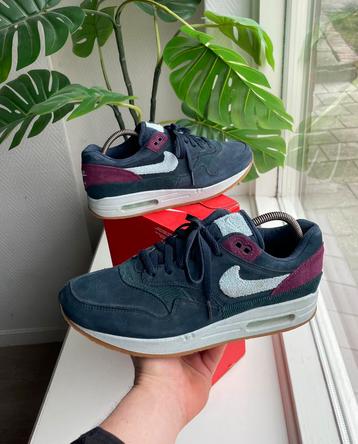 Nike Air Max 1 Premium Dark Obsidian Crepe pack beschikbaar voor biedingen