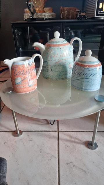 Wedgwood variations thee set porselein  beschikbaar voor biedingen