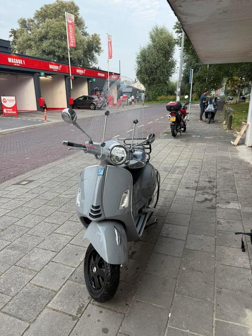Vespa GTS 300cc HPE supertech 2020, Fietsen en Brommers, Scooters | Vespa, Zo goed als nieuw, Overige modellen, Benzine, Ophalen of Verzenden