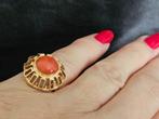 Gouden Vintage ring met edelsteen bloedkoraal. 2025/124, Sieraden, Tassen en Uiterlijk, Antieke sieraden, Ophalen of Verzenden