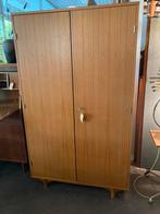 Vintage kledingkast, 2-deurs in teakhout uitgevoerd, Ophalen, Teakhout, 50 tot 100 cm, Zo goed als nieuw