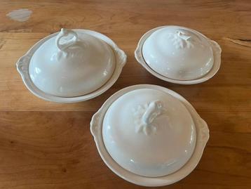 Antieke Dek Schalen Petrus Regout & CO nr 4 en 5 beschikbaar voor biedingen