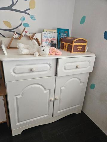 Commode beschikbaar voor biedingen