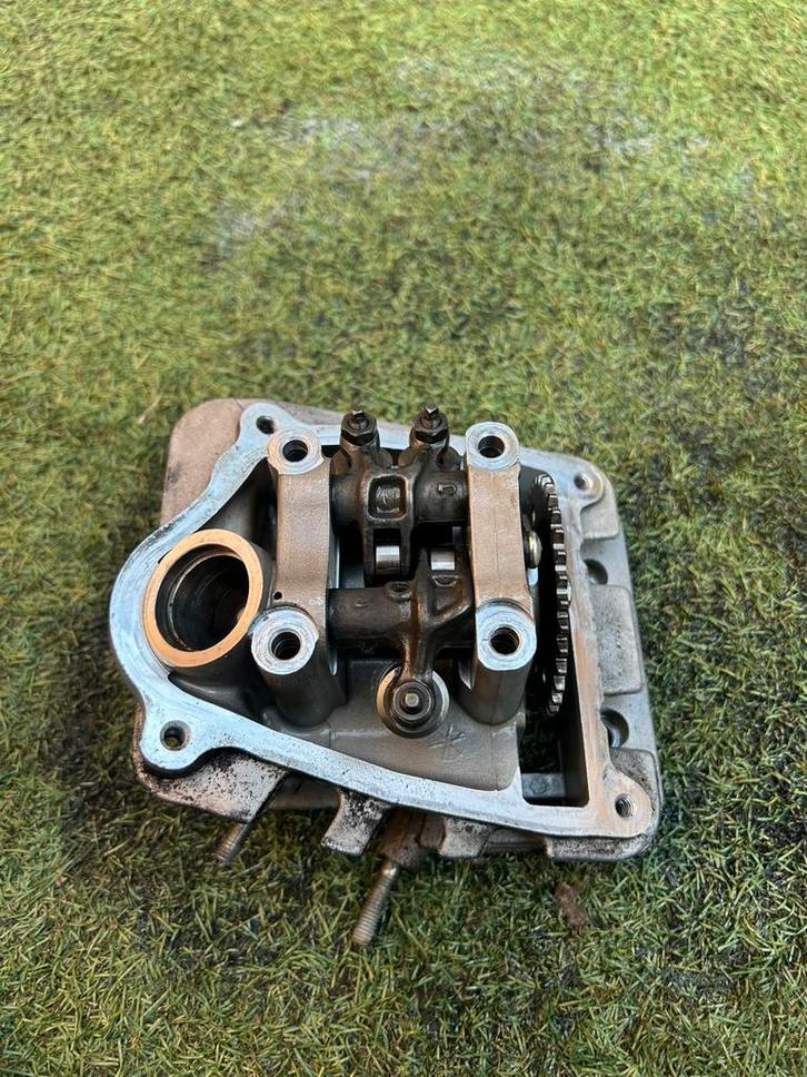 Piaggio zip/vespa 4t 4v3 injectie cilinderkop met kleppenpan, Motoren, Tuning en Styling, Ophalen of Verzenden