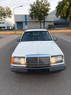 Mercedes 300E oldtimer 1985 AUTOMAAT, Auto's, Automaat, Wit, Particulier, Blauw