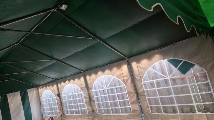 Partytent - Zo goed als nieuw!, Tuin en Terras, Partytenten, Zo goed als nieuw, Partytent, 2 meter of meer, 8 meter of meer, 4 tot 6 meter