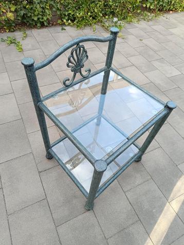 Tafel 44 x 39 x 67 cm beschikbaar voor biedingen
